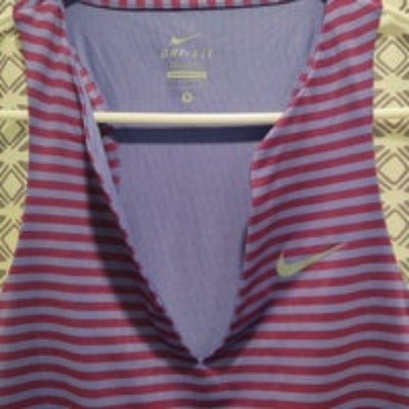 Women's Nike Dri-Fit Tank Top. Size Small - Picture 2 of 5